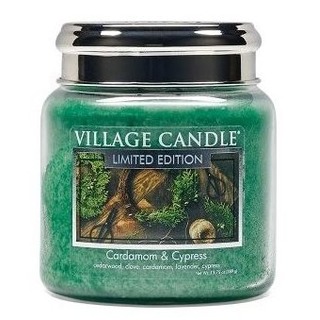 Village Candle Střední vonná svíčka ve skle Cardamom and Cypress 397g - Kardamon a cypřiš