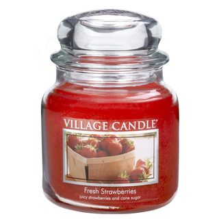 Village Candle Střední vonná svíčka ve skle Fresh Strawberries 397g - Čerstvé jahody